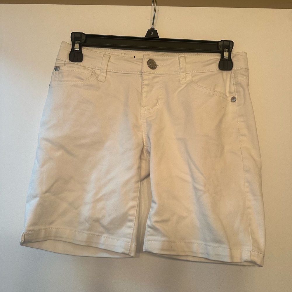 CELEBRITY PINK: White Denim Bermudas